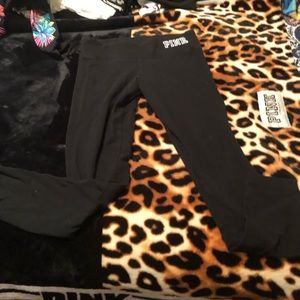 PINK VS BLACK LEGGINGS